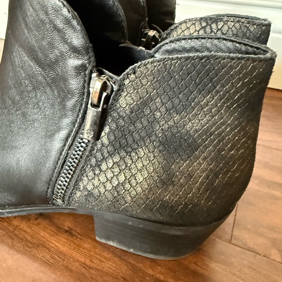 Lucky Brand Black Ankle Boots with Snakeskin Detail-Size 8.5 - Picture 4 of 14